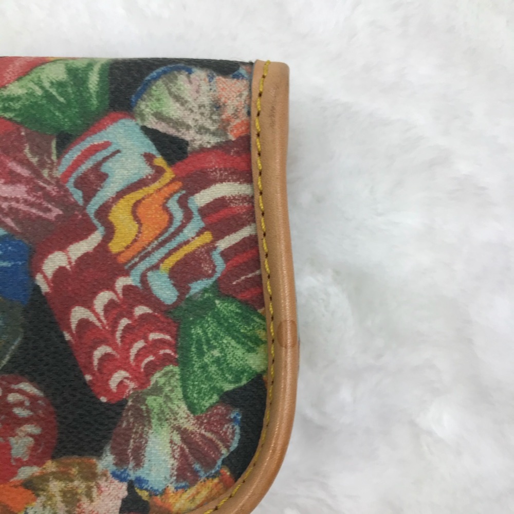🚫SOLD Dooney & Burke Candy Print Wristlet - Picture 4 of 6